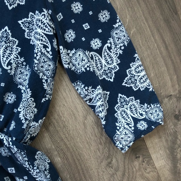 Francesca’s Navy and White Paisley Romper • Size S - Picture 3 of 6